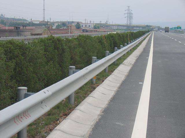 川森公路防護網價格